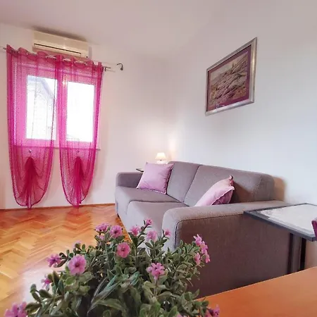 Διαμέρισμα Dario *